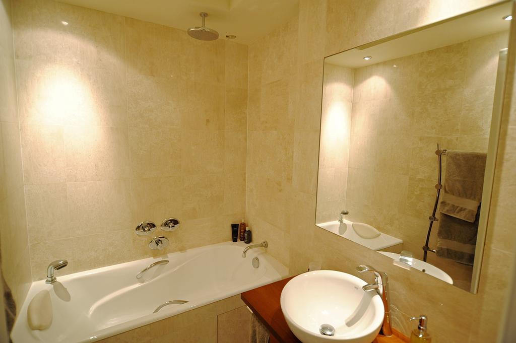 Champs Elysees Homestay - Air Conditioning ปารีส ห้อง รูปภาพ